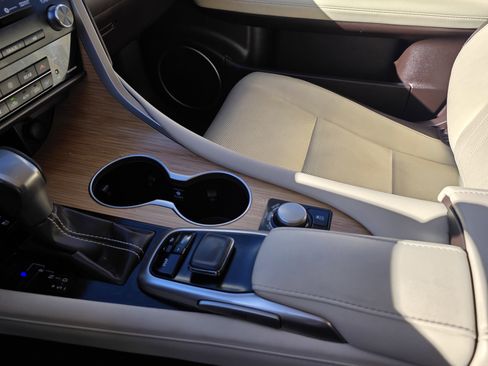 Used 2018 Lexus RX 350L w/ Premium Package image 11