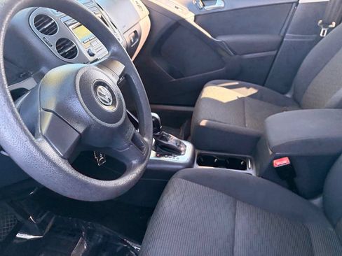 Used 2012 Volkswagen Tiguan S FWD image 19