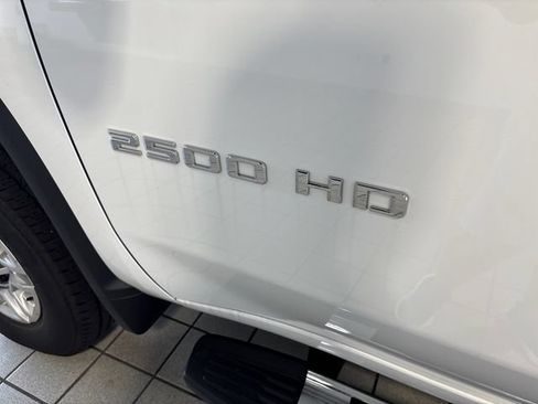 Used 2025 Chevrolet Silverado 2500 LT w/ Convenience Package AWD/4WD image 6