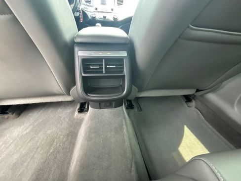 Used 2015 Chevrolet Impala LT FWD image 18