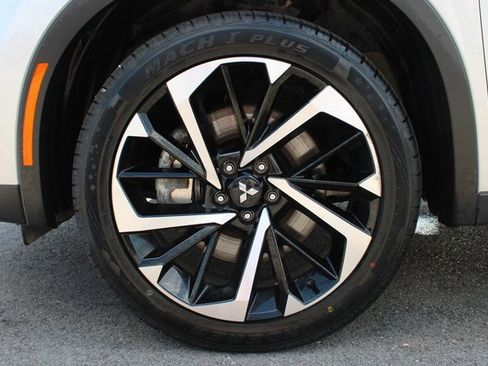 Used 2022 Mitsubishi Outlander SE image 40