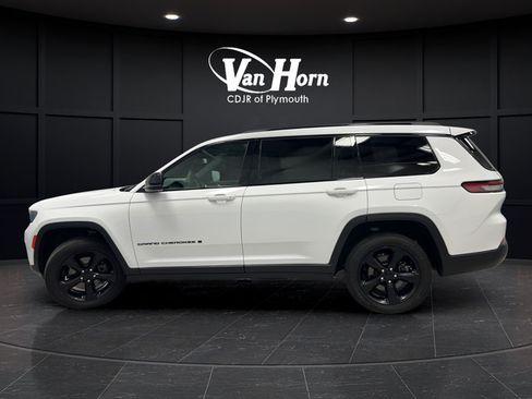Used 2024 Jeep Grand Cherokee L Altitude AWD/4WD image 4