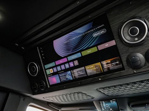 Used 2025 Mercedes-Benz Sprinter 3500 image 68