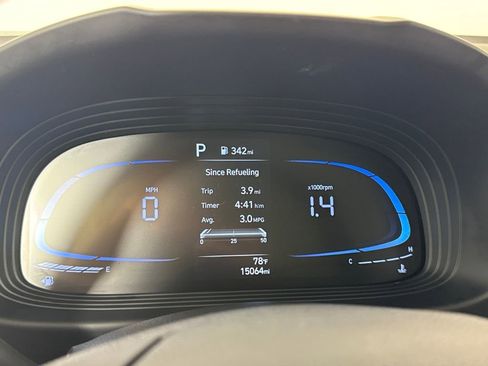 Used 2025 Hyundai Venue SEL image 15