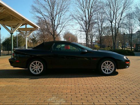 Used 2002 Chevrolet Camaro Z28 w/ SS Performance/Appearance Pkg image 11