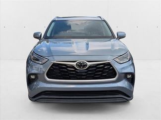 Used 2021 Toyota Highlander XLE video 2