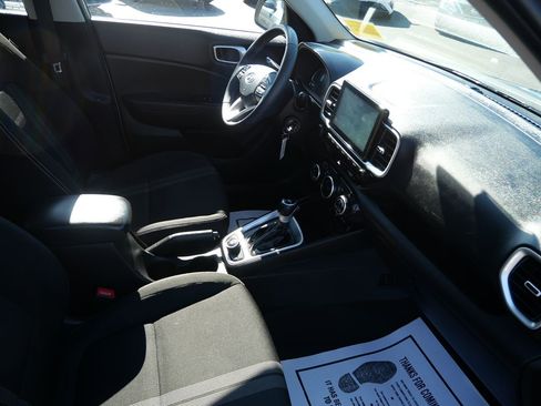 Used 2023 Hyundai Venue SEL FWD image 27