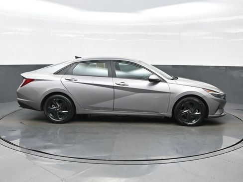 Certified 2023 Hyundai Elantra SEL FWD image 7
