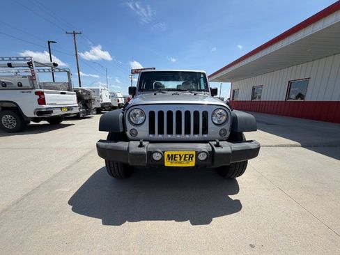 Used 2018 Jeep Wrangler Sport AWD/4WD image 11
