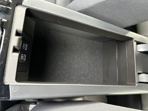 Used 2025 Toyota Prius LE image 26