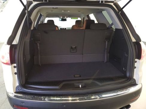 Used 2012 GMC Acadia SLE FWD image 6