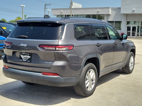 Used 2023 Jeep Grand Cherokee L Laredo w/ Luxury Tech Group I RWD image 4