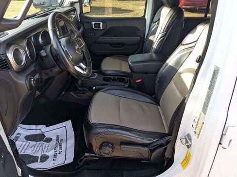 Used 2018 Jeep Wrangler Unlimited Sahara w/ Cold Weather Group image 14