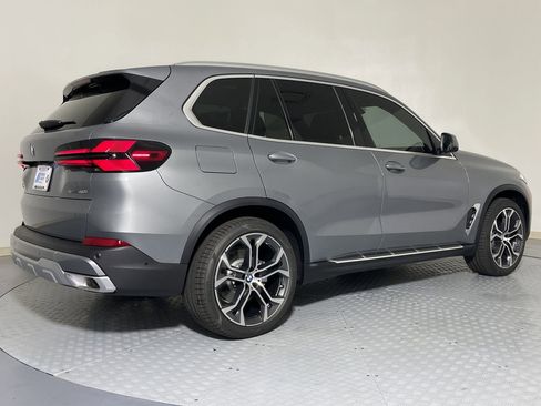 Used 2026 BMW X5 sDrive40i w/ Climate Comfort Package RWD image 9