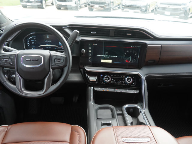 Used 2024 GMC Sierra 2500 Denali Ultimate AWD/4WD image 5