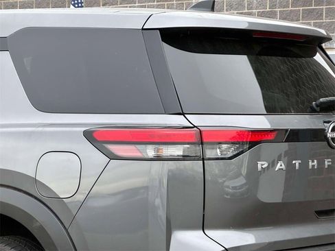 Certified 2024 Nissan Pathfinder S image 9