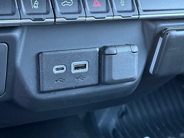 Used 2024 GMC Sierra 2500 Pro w/ Convenience Package AWD/4WD image 17