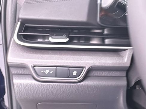 New 2026 Kia Carnival EX FWD image 33