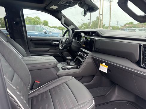 New 2026 GMC Sierra 1500 AT4X w/ LPO, Black Badging Package AWD/4WD image 10