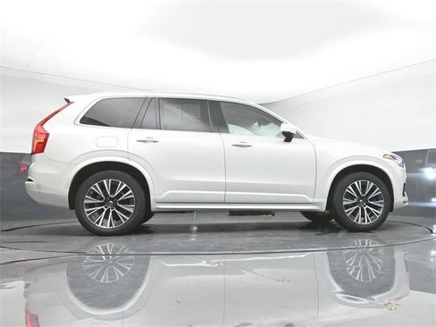 Used 2022 Volvo XC90 T6 Momentum w/ Climate Package image 44