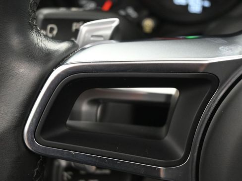 Used 2019 Porsche 911 Targa 4S image 22