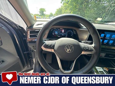 Used 2026 Volkswagen Atlas SE AWD/4WD image 14