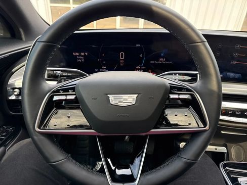 Used 2024 Cadillac Lyriq Luxury RWD image 17