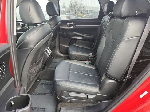 Used 2023 Kia Sorento EX image 9