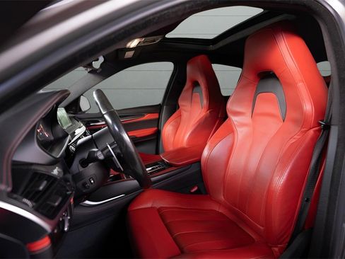 Used 2017 BMW X6 M image 2