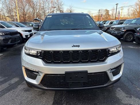 New 2025 Jeep Grand Cherokee Limited image 2