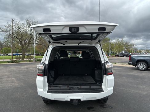 Used 2016 Toyota 4Runner SR5 Premium AWD/4WD image 6