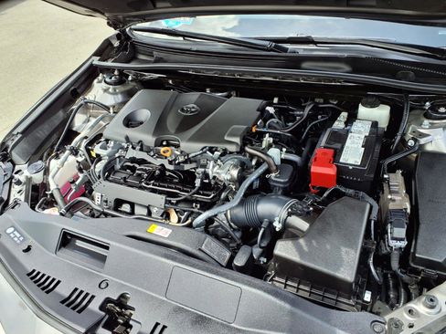 Used 2024 Toyota Camry SE FWD image 7