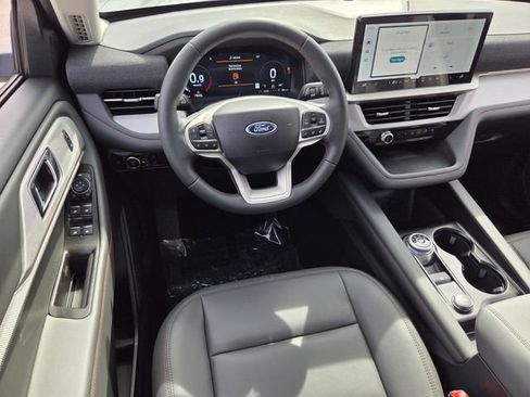 New 2026 Ford Explorer Active w/ Active Comfort Package image 7