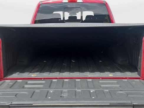 Used 2015 Ford F150 Platinum w/ Equipment Group 701A Luxury AWD/4WD image 33