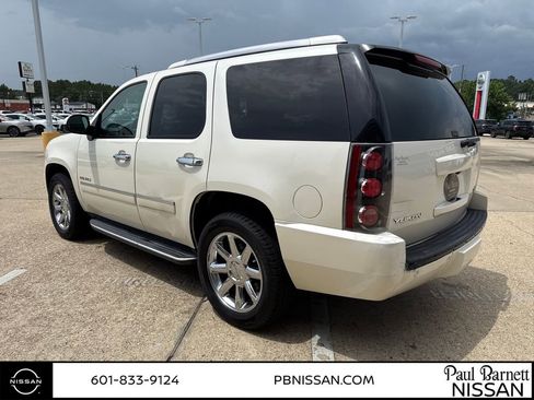 Used 2014 GMC Yukon Denali RWD image 8