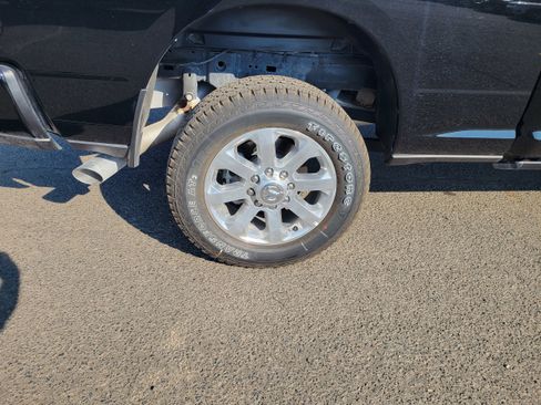 New 2025 RAM 2500 Laramie AWD/4WD image 11