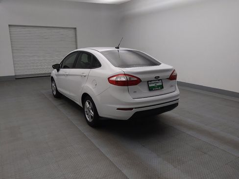 Used 2017 Ford Fiesta SE image 5