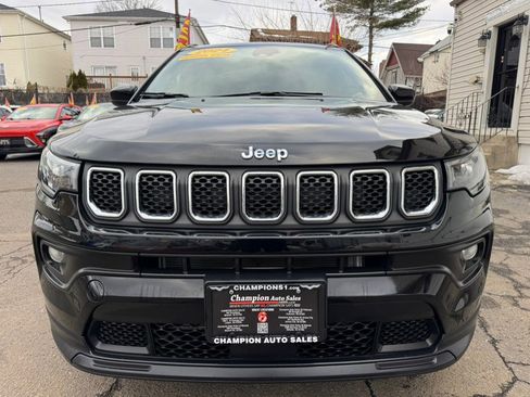 Used 2024 Jeep Compass Latitude image 5