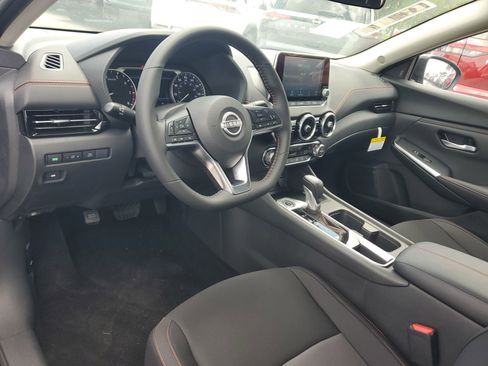 New 2025 Nissan Sentra SR w/ Midnight Edition image 10
