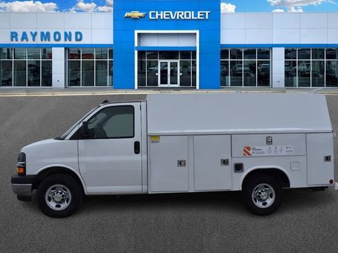 New 2025 Chevrolet Express 3500 w/ Power Convenience Package image 7