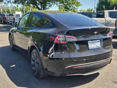 Used 2024 Tesla Model Y Long Range AWD/4WD image 6