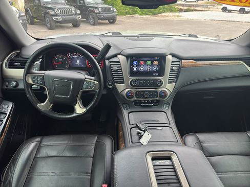 Used 2015 GMC Yukon XL Denali w/ Open Road Package image 11