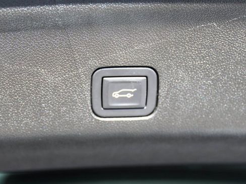 Used 2024 Chevrolet Tahoe Premier image 10