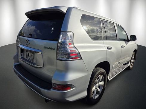 Used 2017 Lexus GX 460 w/ Preferred Accessory Package image 4