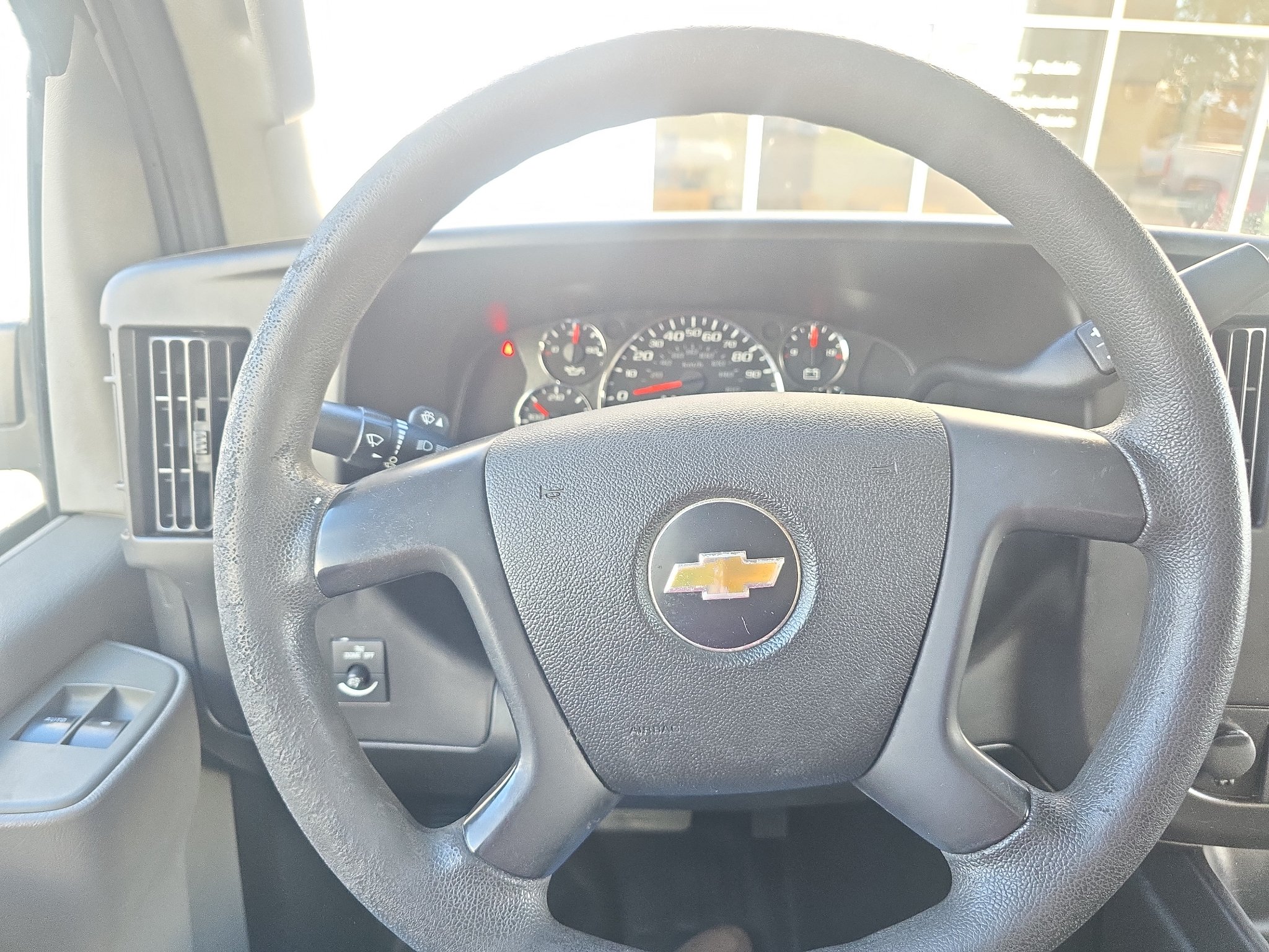 Used 2016 Chevrolet Express 2500 RWD image 21