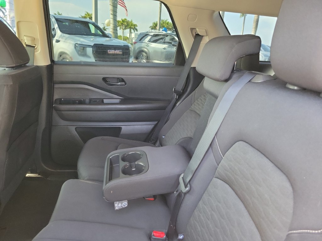 Certified 2023 Nissan Pathfinder SV FWD image 12