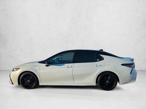 Used 2023 Toyota Camry XSE FWD image 9