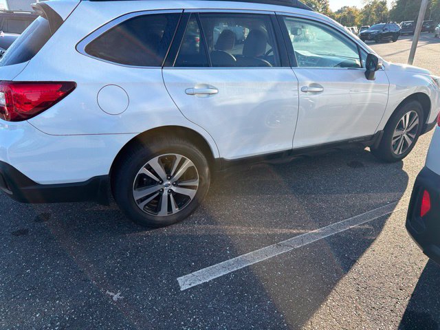 Used 2018 Subaru Outback 2.5i Limited AWD/4WD image 4