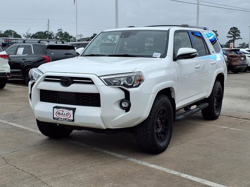 Certified 2023 Toyota 4Runner SR5 Premium w/ Moonroof Package AWD/4WD image 3