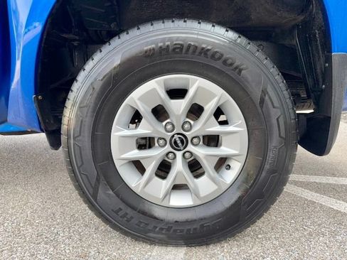 Used 2024 Nissan Frontier SV AWD/4WD image 28